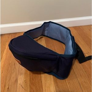 Baoerhui toddler hip seat. Navy blue. Hardly used